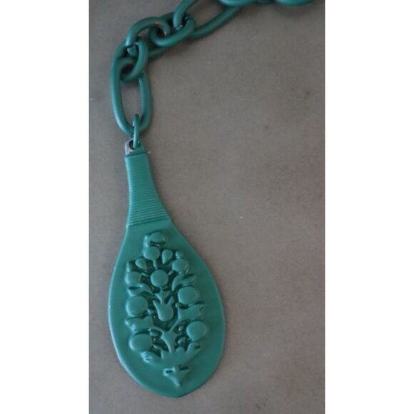 Free People Heritage Green Court Keyring Metal Chain Buti Logo Pendant Keychain - Picture 3 of 4